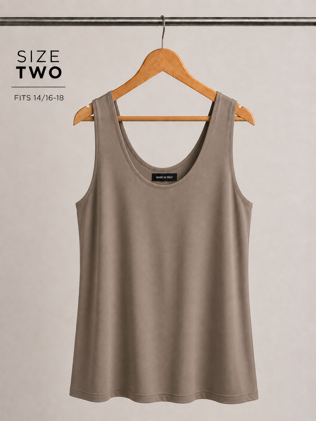 SCOOP NECK VEST