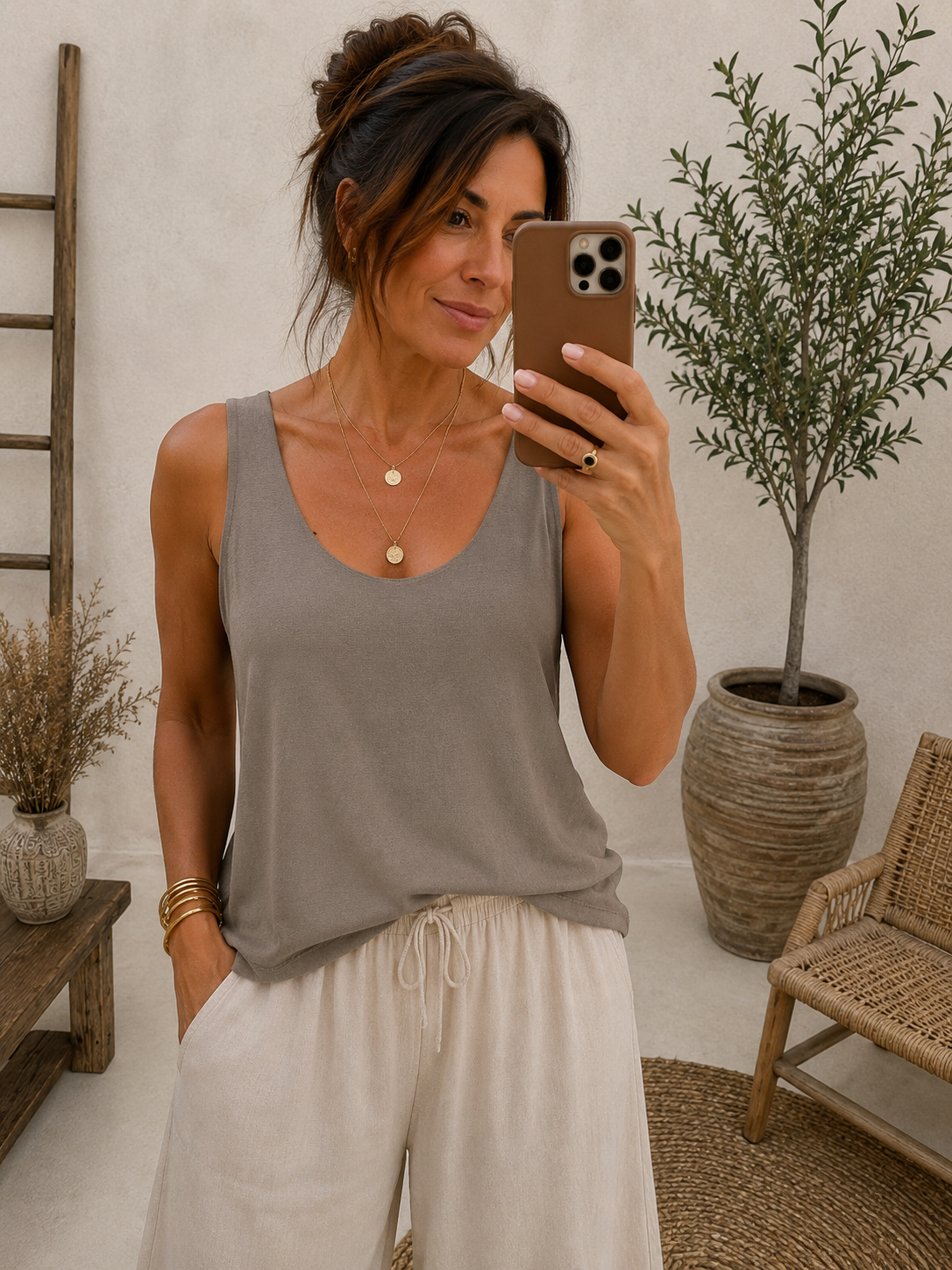 SCOOP NECK VEST