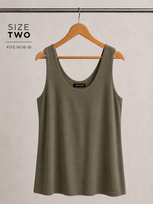 SCOOP NECK VEST