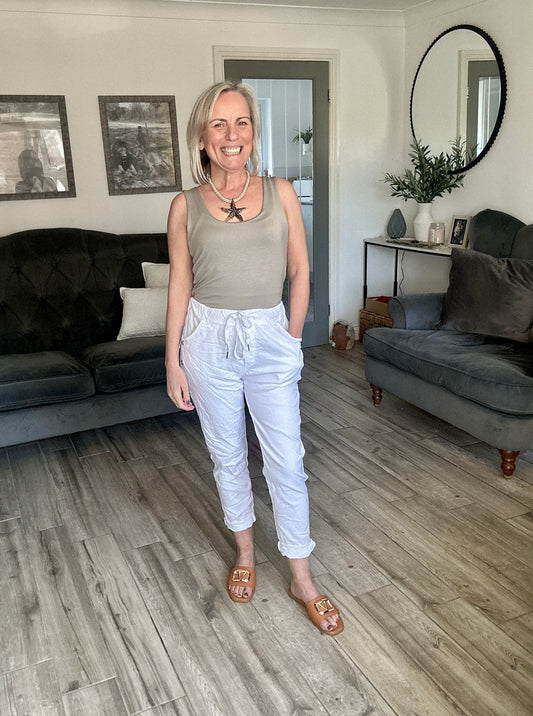 SCOOP NECK VEST